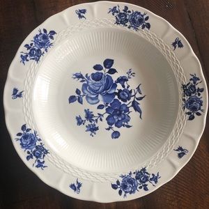 Beautiful Tognana (TOG14) 4 piece Rim / Pasta / Dinner plate set - Floral Design